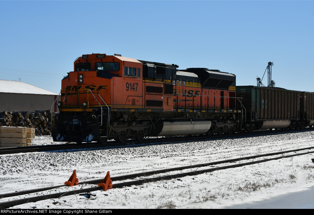 BNSF 9147 Roster shot.